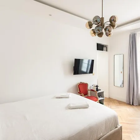 Tour Eiffel Invalides Appartement Apartment