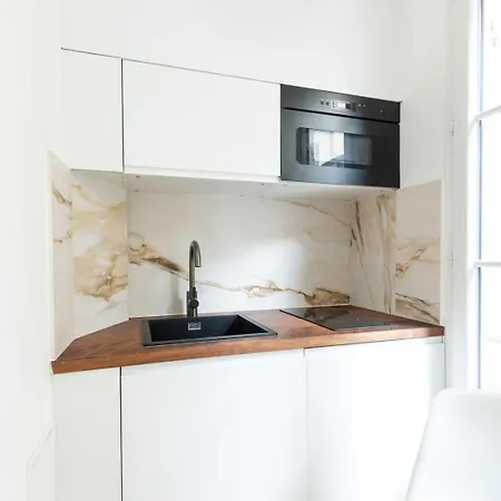 Appt Tour Eiffel Invalides * Париж